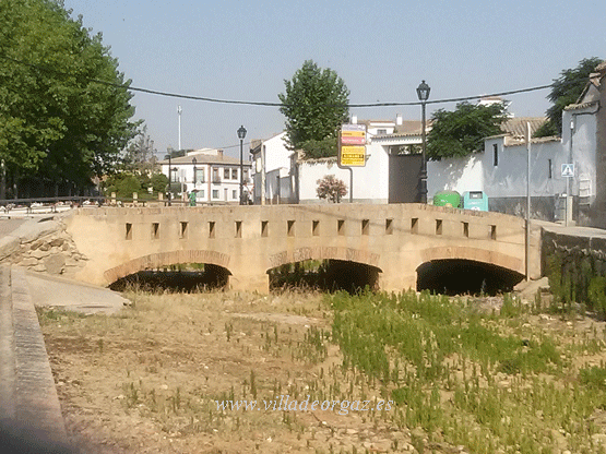 Orgaz. Puente de la calle Santiago